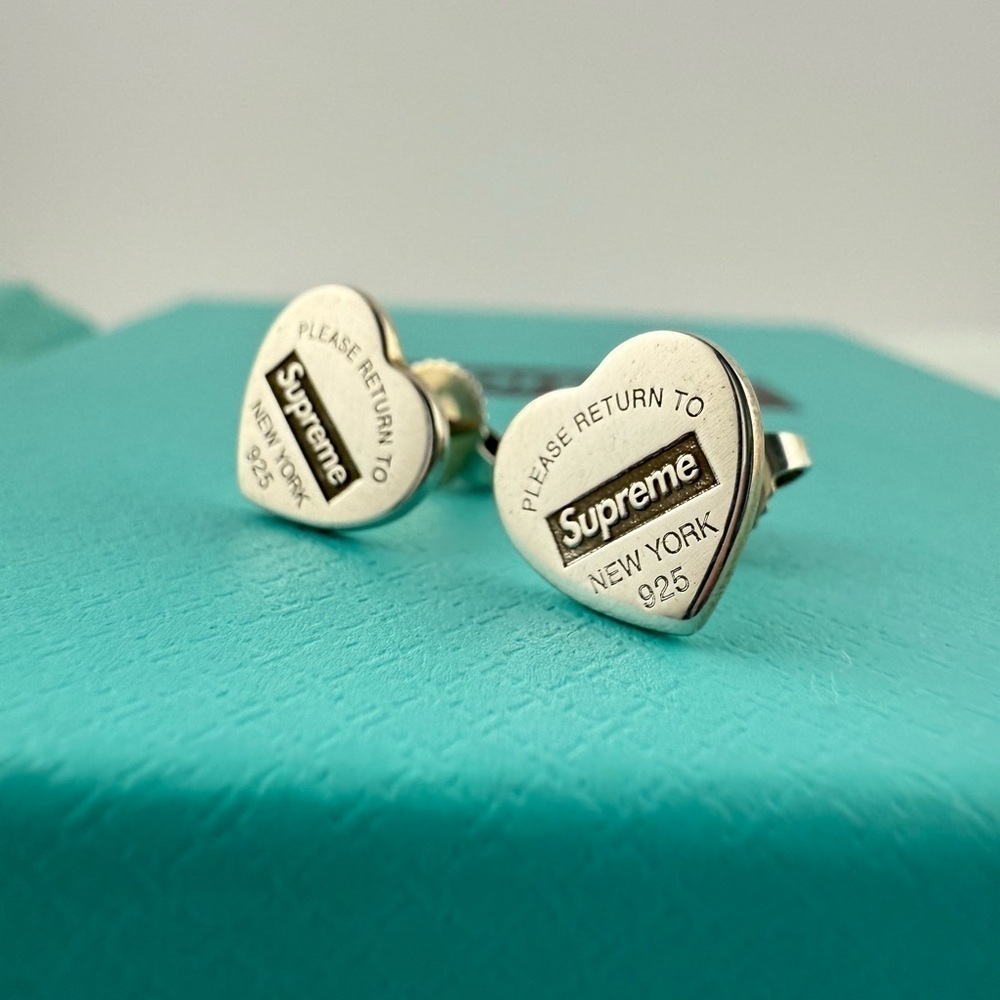 Tiffany x SUPREME Mini Heart Earrings in Sterling Silver 🖤
